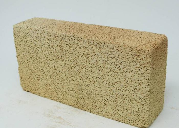 Lightweight high-alumina fire bricks