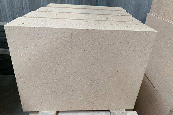 Sintered zirconium corundum bricks for glass kilns - Our Blog - 1