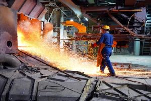 What are the refractory materials used in the lead smelting industry?