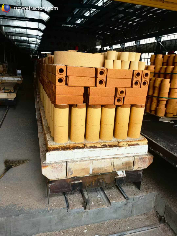 high-temperature refractory bricks