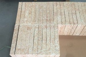 Zircon firebricks for glass melting furnace