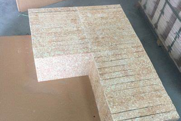 Zircon brick